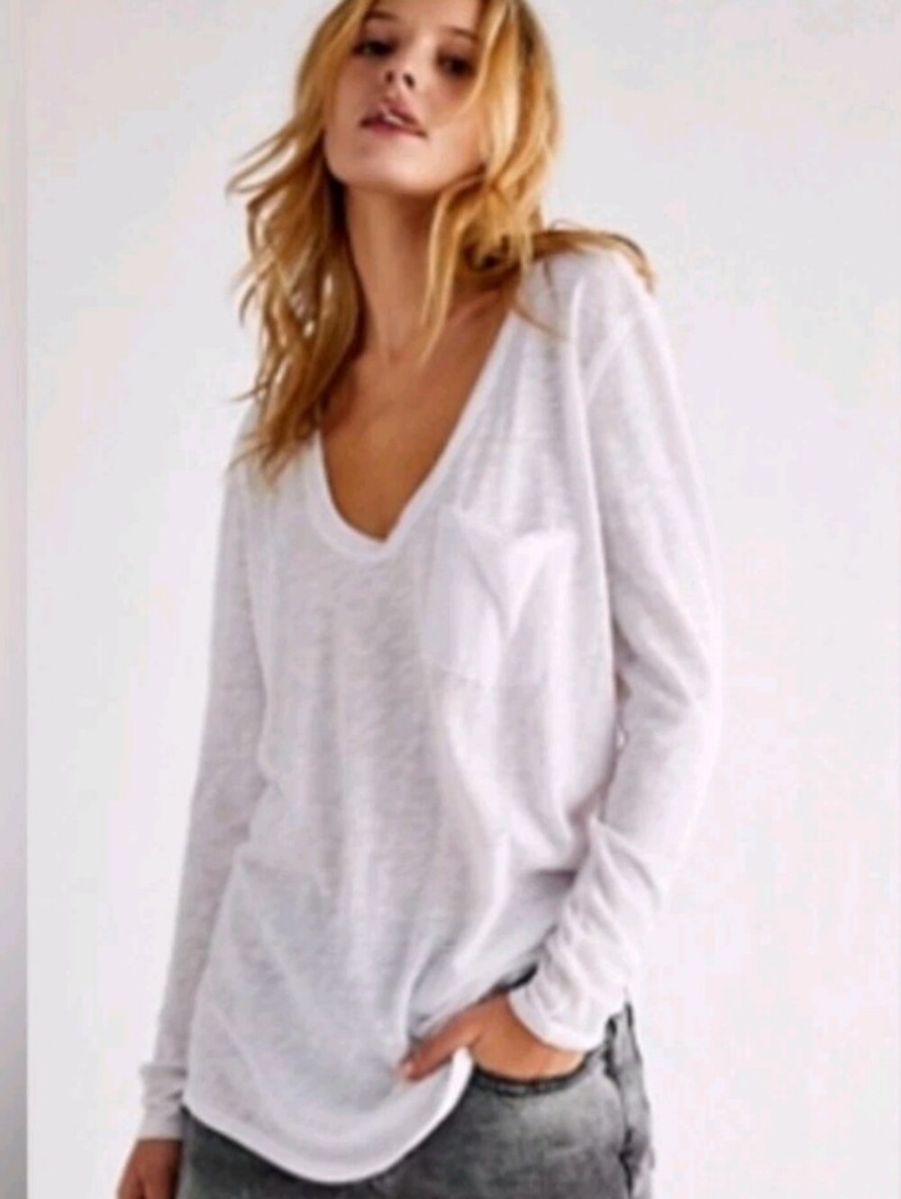 We The Free By Free People Women's White V-Neck Long Sleeve Knit Tee Size S